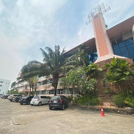לאמפאנג Oyo 903 Madame Kim Hostel מראה חיצוני תמונה