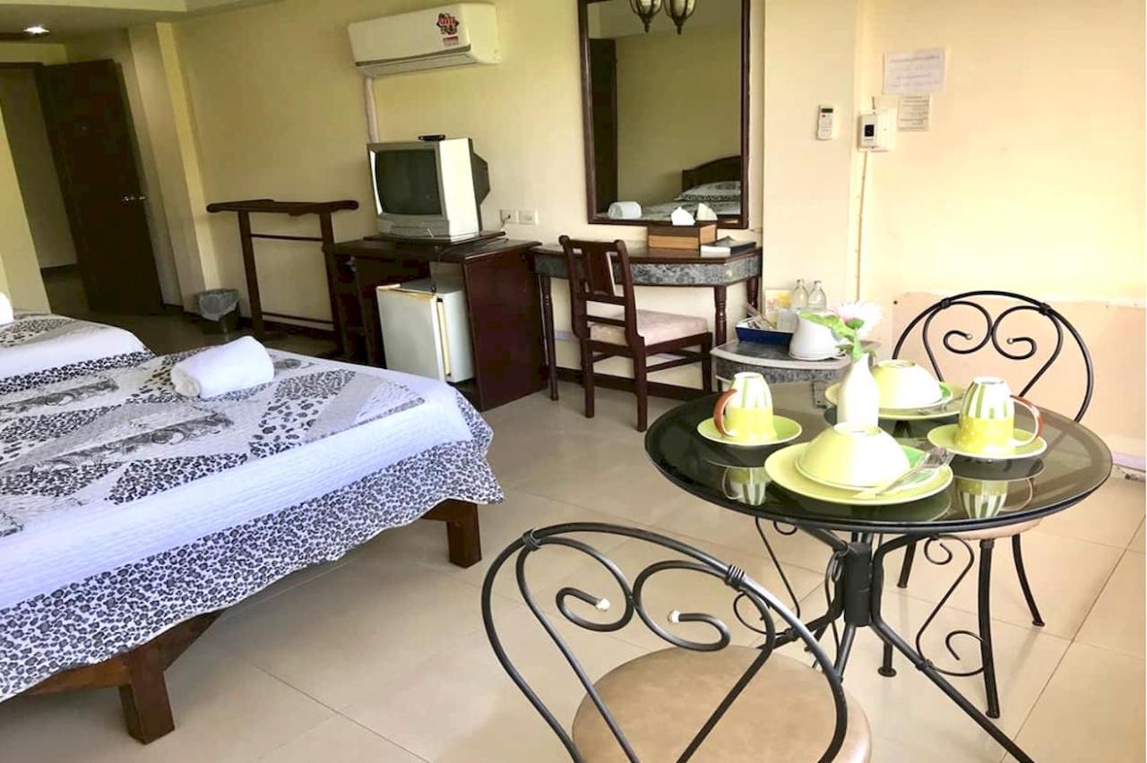 לאמפאנג Oyo 903 Madame Kim Hostel מראה חיצוני תמונה